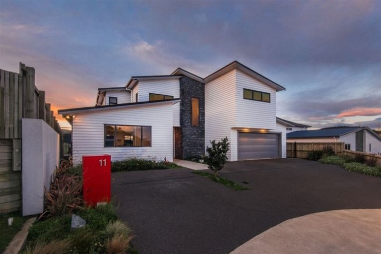 Photo of property in 11 Foxham Terrace, Churton Park, Wellington, 6037