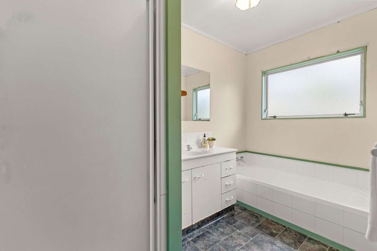 Photo of property in 28 Sunvale Place, Gate Pa, Tauranga, 3112