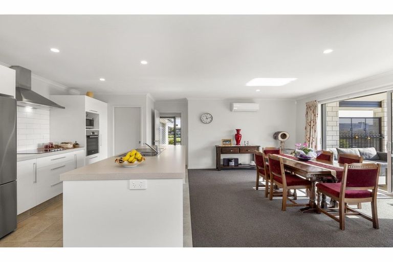 Photo of property in 4 Plescher Crescent, Leamington, Cambridge, 3432