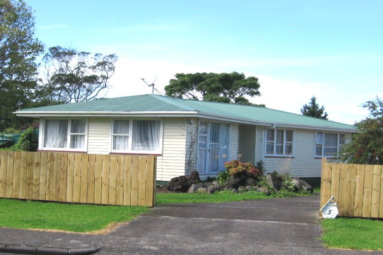 Photo of property in 5 Riverpark Crescent, Henderson, Auckland, 0610