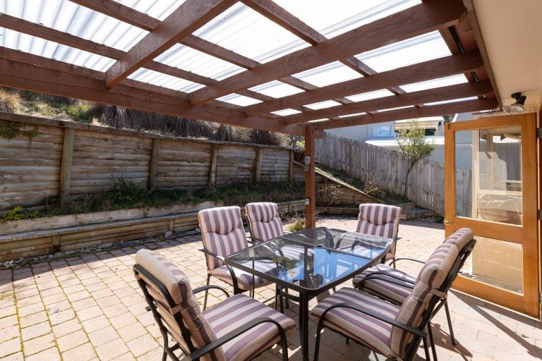 Photo of property in 141 Wynyard Crescent, Fernhill, Queenstown, 9300