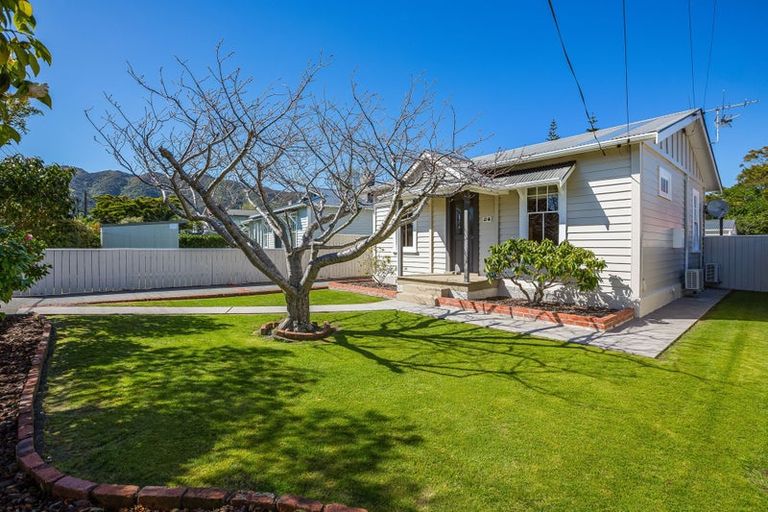 Photo of property in 24 Elizabeth Street, Moera, Lower Hutt, 5010