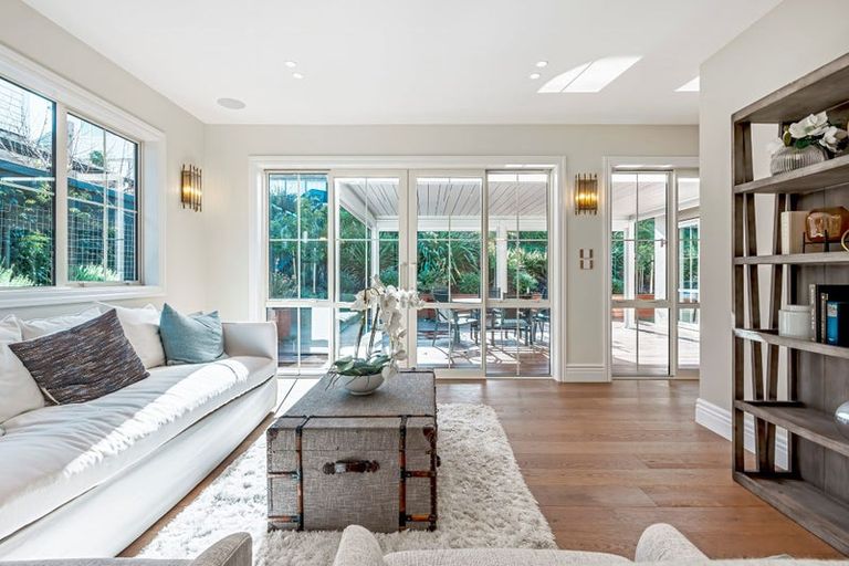 Photo of property in 7 Luff Place, Long Bay, Auckland, 0630