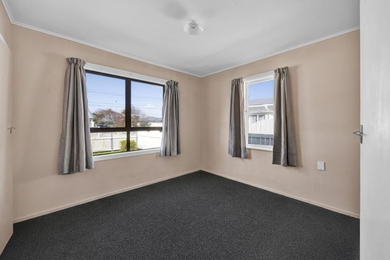 Photo of property in 10 Ramanui Avenue, Hawera, 4610