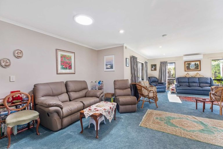 Photo of property in 74 Wairere Road, The Gardens, Auckland, 2105