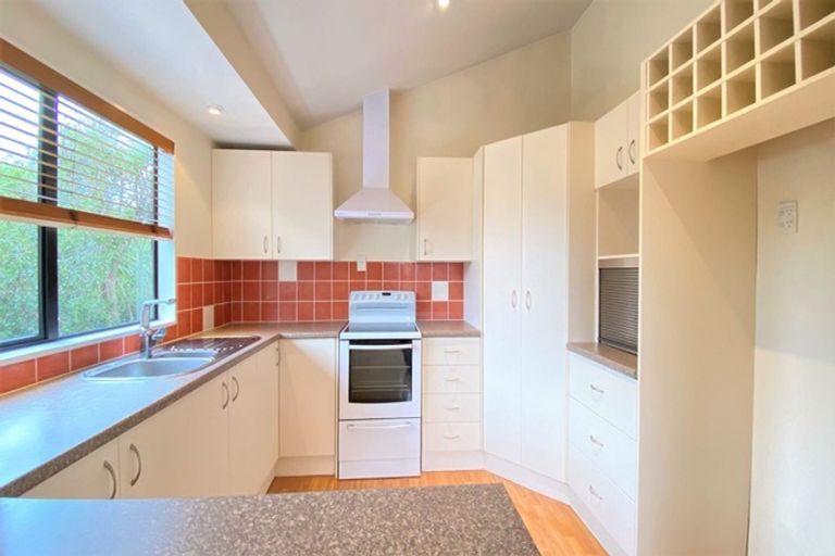 Photo of property in 4/390 West Coast Road, Glen Eden, Auckland, 0602