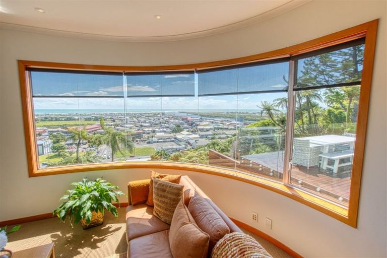 Photo of property in 41 Puketahi Street, Greymouth, 7805