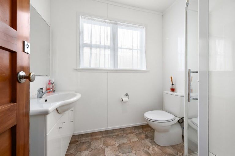 Photo of property in 4 Pringle Street, Taita, Lower Hutt, 5011