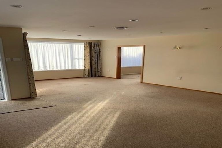 Photo of property in 17 Davidson Crescent, Hornby, Christchurch, 8042