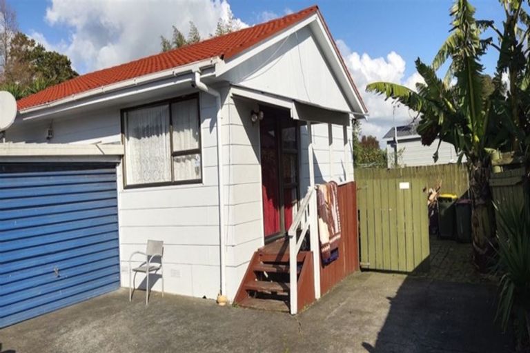 Photo of property in 2/3 Ririno Place, Manurewa, Auckland, 2102