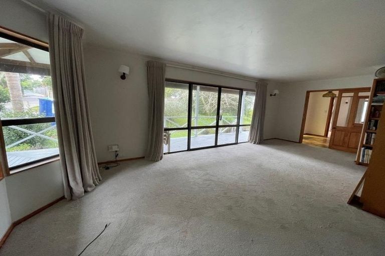 Photo of property in 14 Channel View Road, Campbells Bay, Auckland, 0630