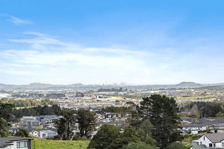 Photo of property in 13 Hautoa Lane, Flat Bush, Auckland, 2019