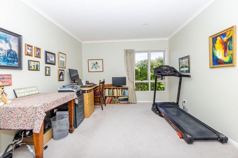 Photo of property in 44 Limousin Place, Grandview Heights, Hamilton, 3200