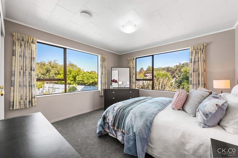 Photo of property in 127 Gemstone Drive, Birchville, Upper Hutt, 5018