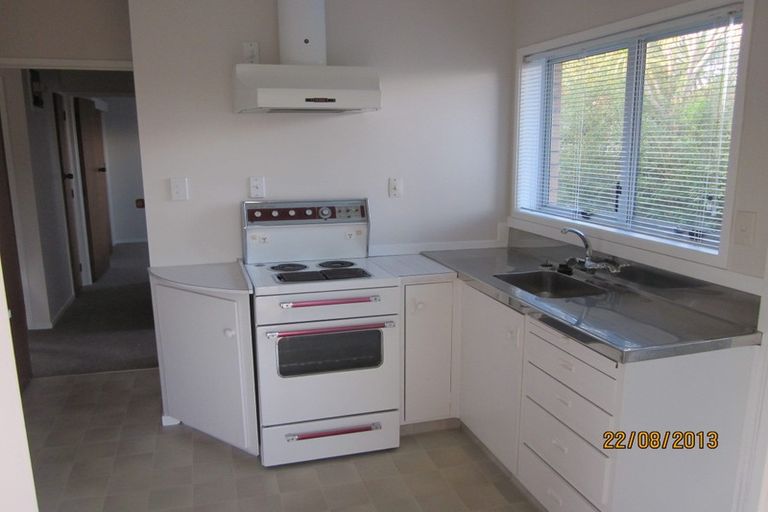 Photo of property in 1/8 Tobruk Crescent, Milford, Auckland, 0620