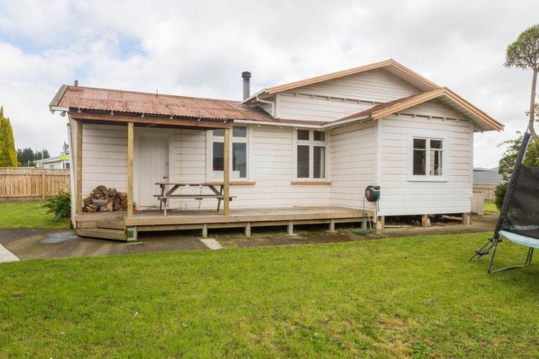 Photo of property in 7 Seddon Street, Dannevirke, 4930