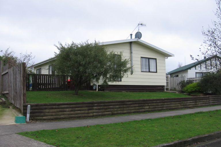 Photo of property in 63 Hillcrest Drive, Kelvin Grove, Palmerston North, 4414