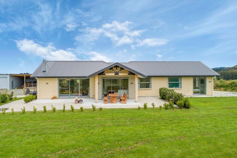 Photo of property in 1037 Reaby Road, Upper Charlton, Gore, 9774