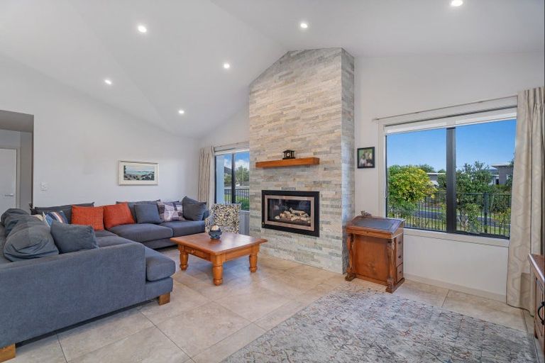 Photo of property in 1 Topping Place, Whitianga, 3510