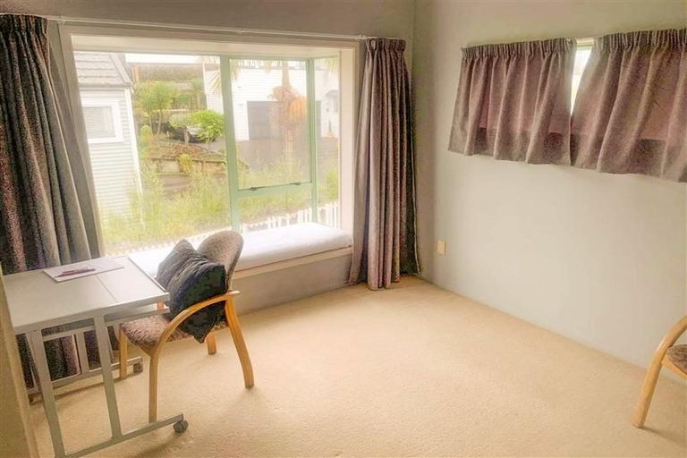 Photo of property in 123 Hobsonville Road, West Harbour, Auckland, 0618