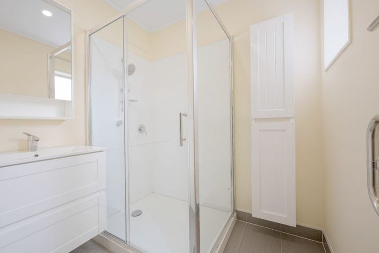 Photo of property in 25 Pomaria Road, Henderson, Auckland, 0610