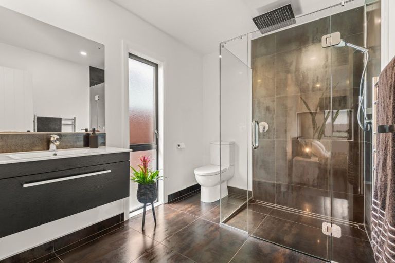 Photo of property in 6 Stratford Court, Fitzherbert, Palmerston North, 4410