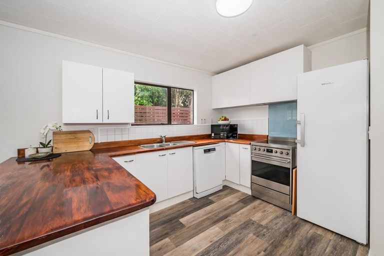 Photo of property in 43 Parakai Street, Paraparaumu, 5032