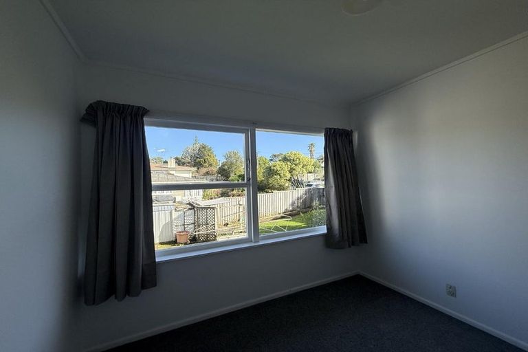 Photo of property in 34 Levesque Street, Birkdale, Auckland, 0626