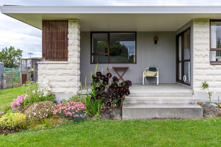 Photo of property in 23 Timaru Road, Waimate, 7924