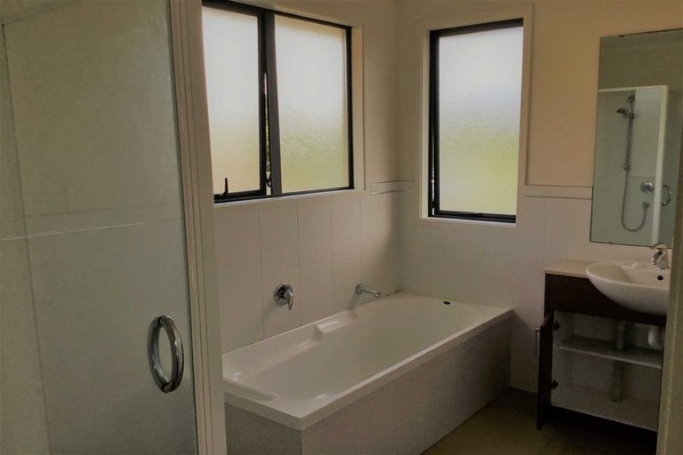 Photo of property in 21 Ashurst Lane, Greenhithe, Auckland, 0632