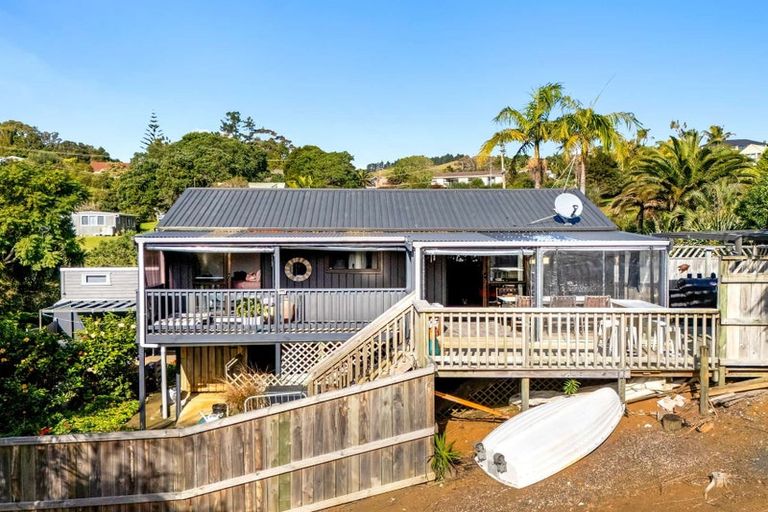 Photo of property in 54 Powells Road, Cable Bay, 0420
