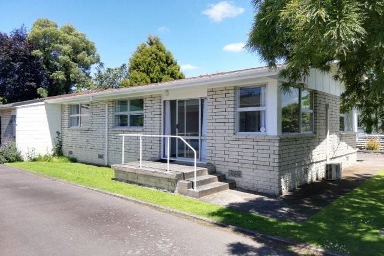 Photo of property in 61 Williams Street, Cambridge, 3434