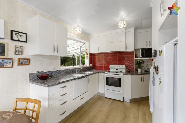 Photo of property in 89 Normandale Road, Normandale, Lower Hutt, 5010