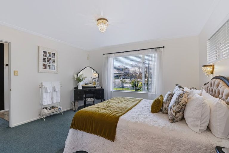Photo of property in 6 Edna Wills Place, Hawera, 4610
