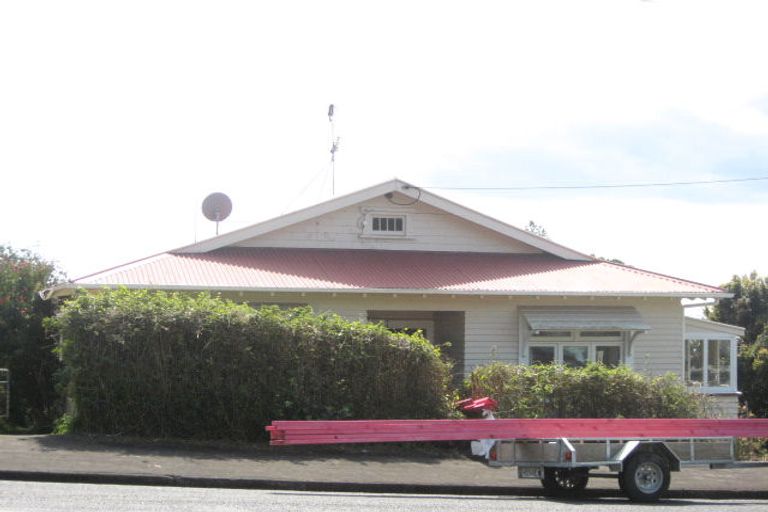 Photo of property in 108 Fulford Street, New Plymouth, 4310