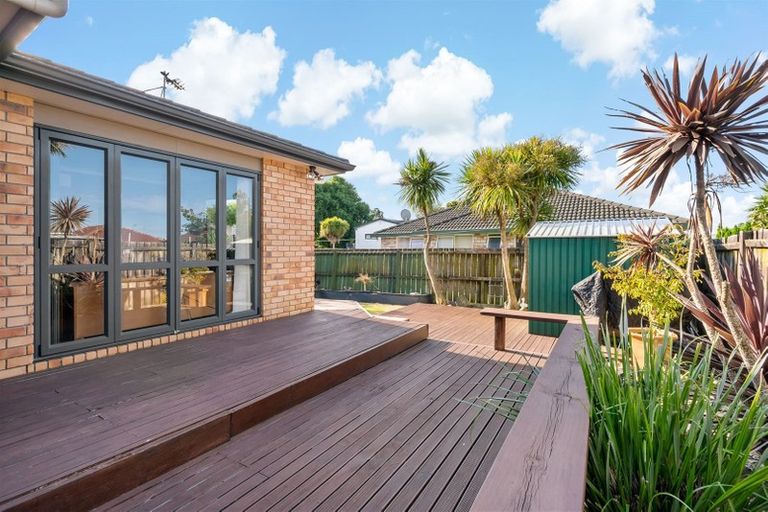 Photo of property in 28a Manuroa Road, Takanini, 2112