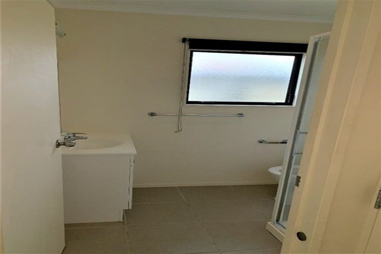 Photo of property in 31 Patts Avenue, Glendene, Auckland, 0602