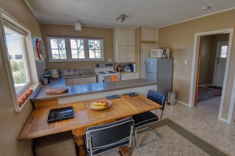 Photo of property in 24 Whangaimoana Beach Road, Whangaimoana, Featherston, 5772