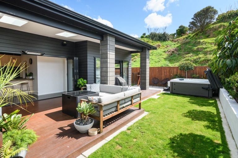 Photo of property in 35 Freedom Drive, Kelvin Grove, Palmerston North, 4414