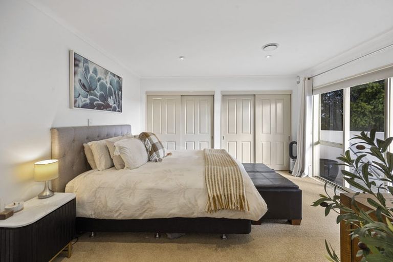 Photo of property in 1 Orlando Close, Frankleigh Park, New Plymouth, 4310