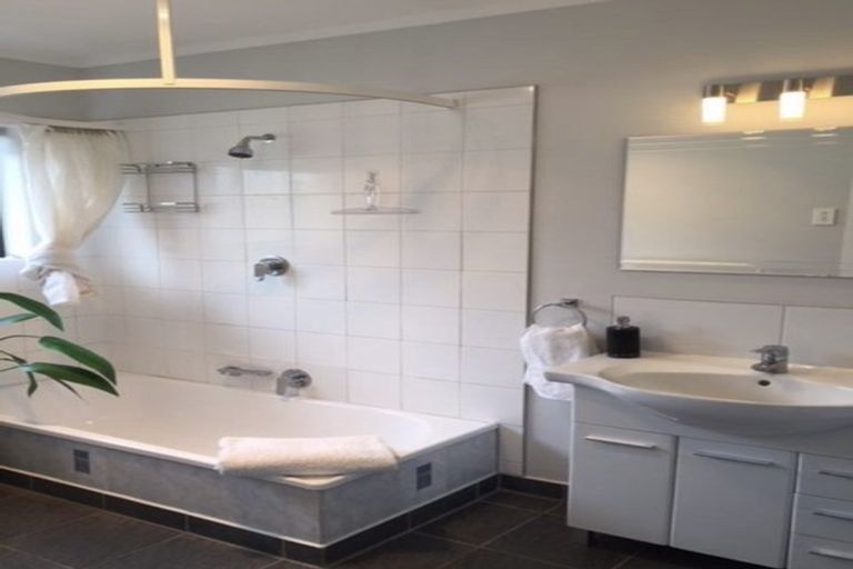 Photo of property in 311 Cambridge Road, Hillcrest, Hamilton, 3216