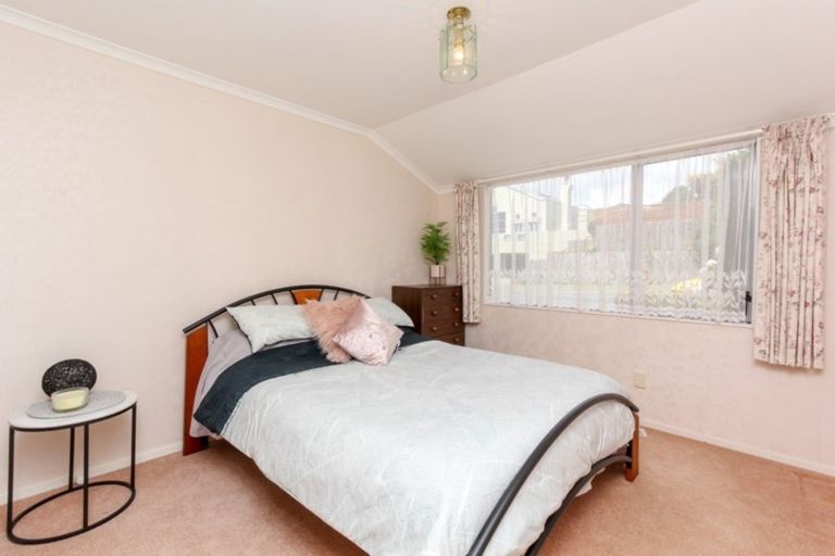 Photo of property in 9 Ashmore Drive, Frankleigh Park, New Plymouth, 4310