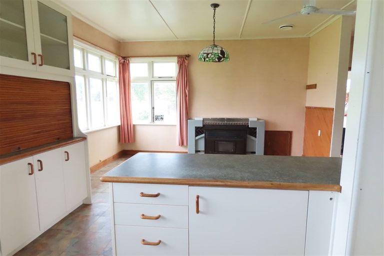 Photo of property in 328 Arapaepae Road, Levin, 5571