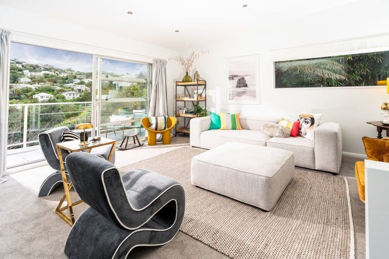 Photo of property in 21 Kopiko Way, Brooklyn, Wellington, 6021