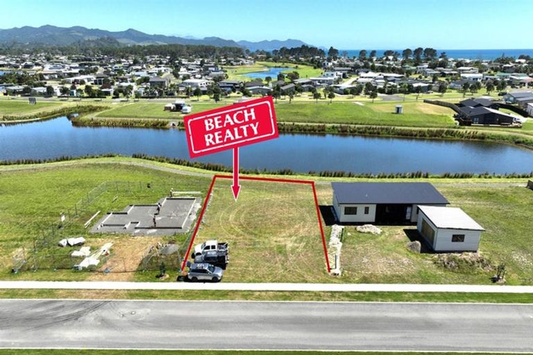 Photo of property in 208 Hamiora Street, Matarangi, 3592