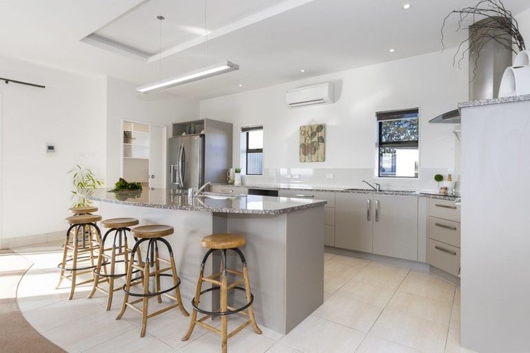 Photo of property in 16 La Colina Place, Bethlehem, Tauranga, 3110