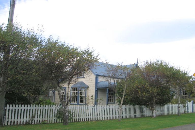 Photo of property in 26 Oxford Street, Tawa, Wellington, 5028