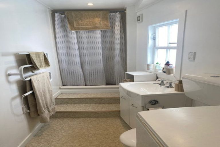 Photo of property in 5 Wright Street, Mount Cook, Wellington, 6021