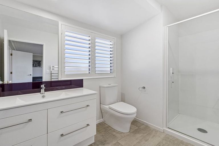 Photo of property in 2 Golders Place, Richmond Heights, Taupo, 3330