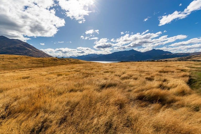 Photo of property in 3 Water Race Lane, Jacks Point, Queenstown, 9371